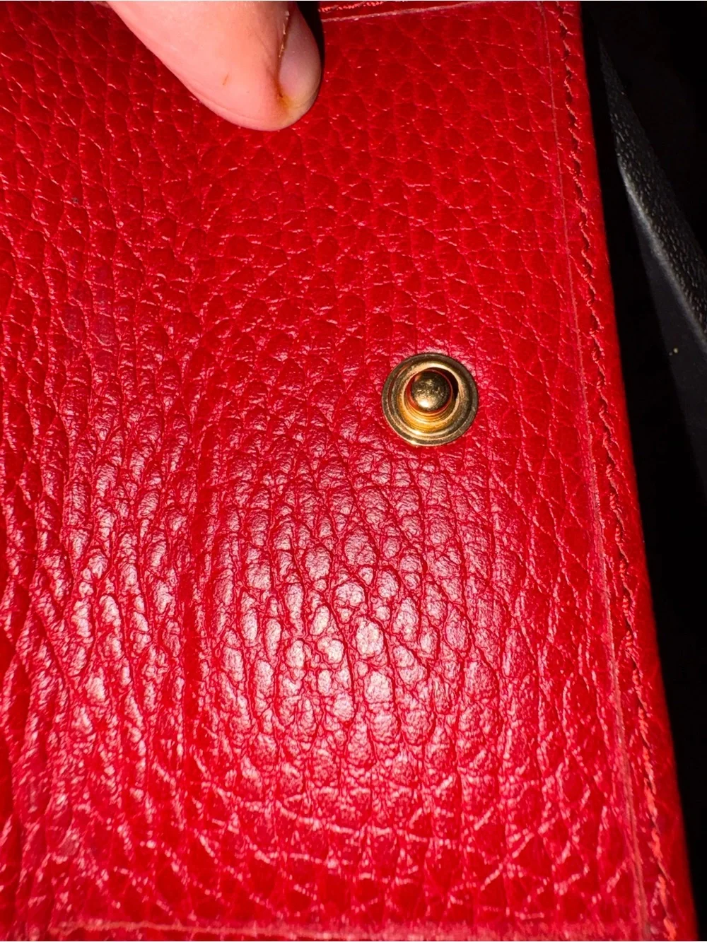 New with box Gucci Red Leather key Holder with Double G Logo